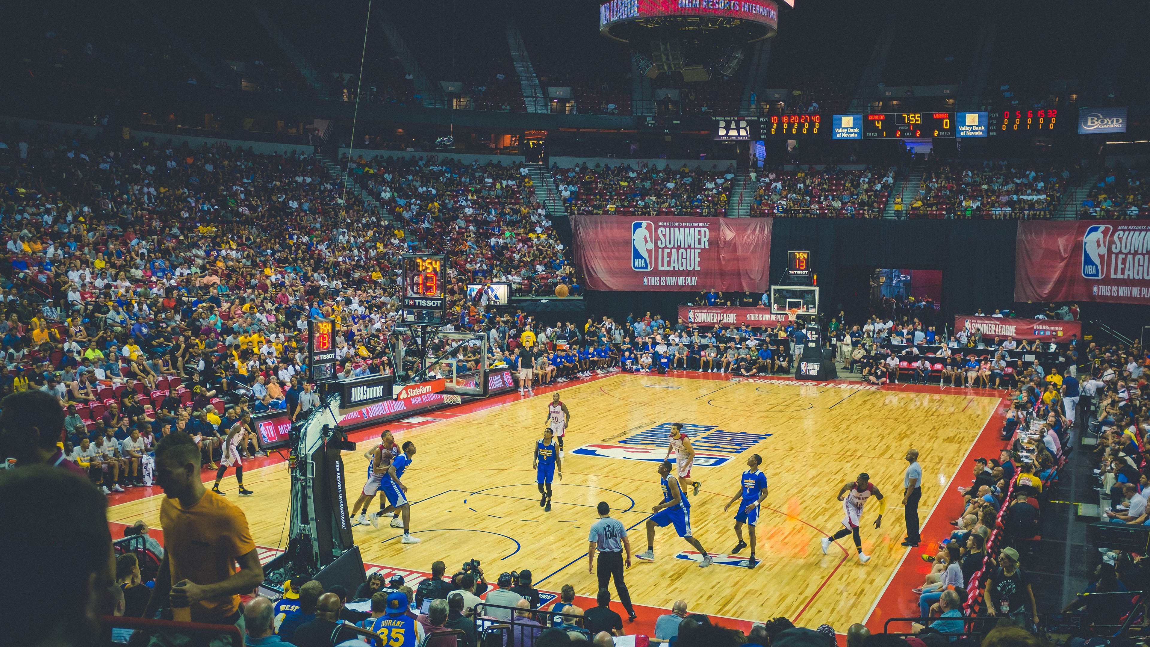 中国篮球教练员专业发展规划及培训体系创新模式，篮球教练就业方向前景分析